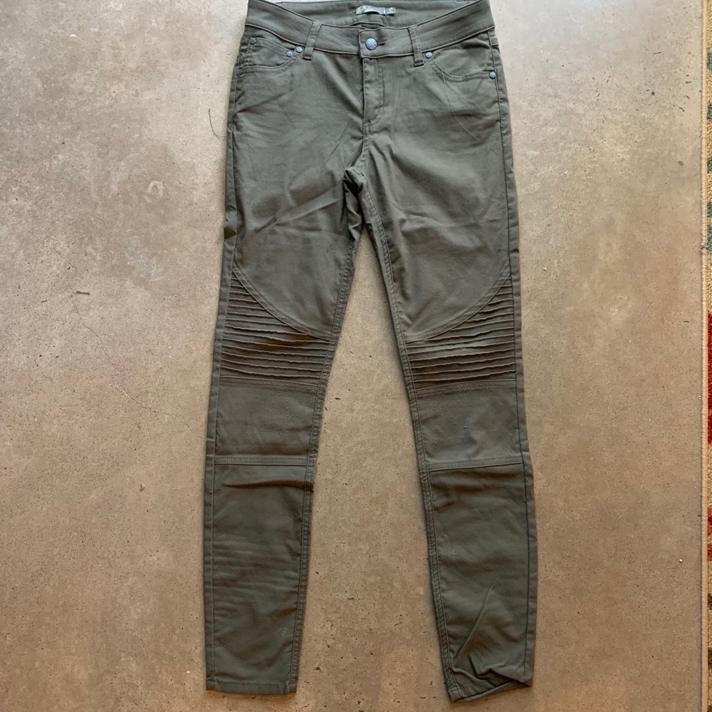 prAna Brenna pant, olive green size 8.